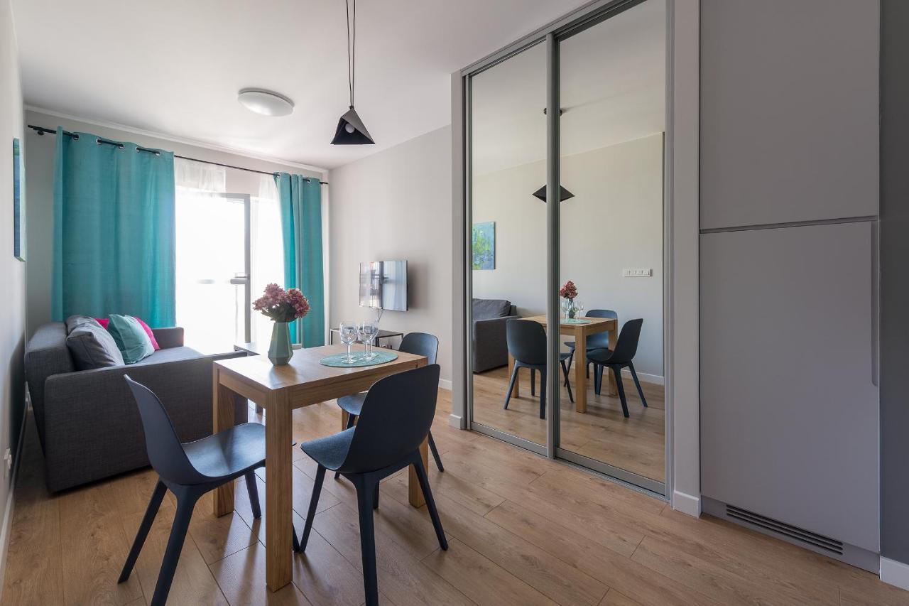 Okecie Airport Studio Bakalarska 2 P&O Serviced Apartments Warsaw Exterior photo