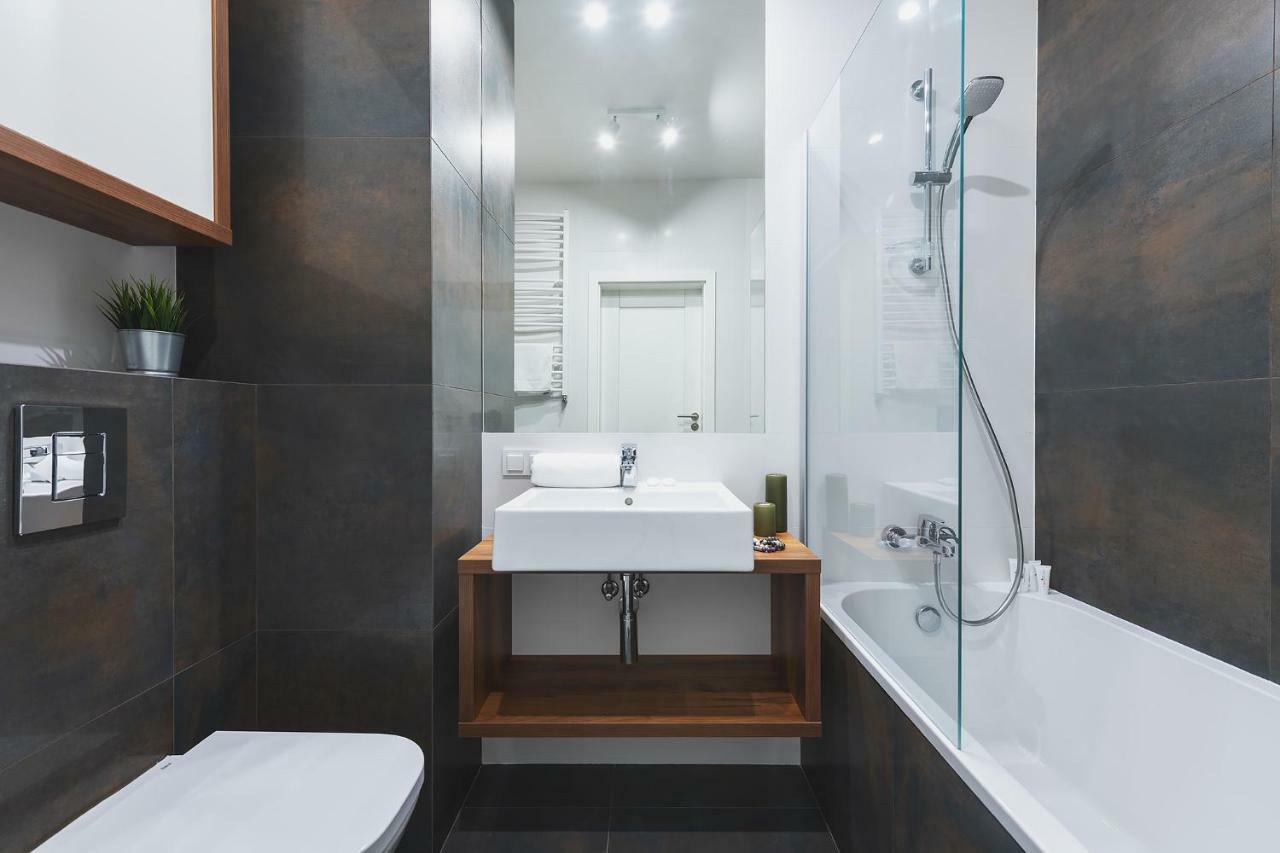 Okecie Airport Studio Bakalarska 2 P&O Serviced Apartments Warsaw Exterior photo